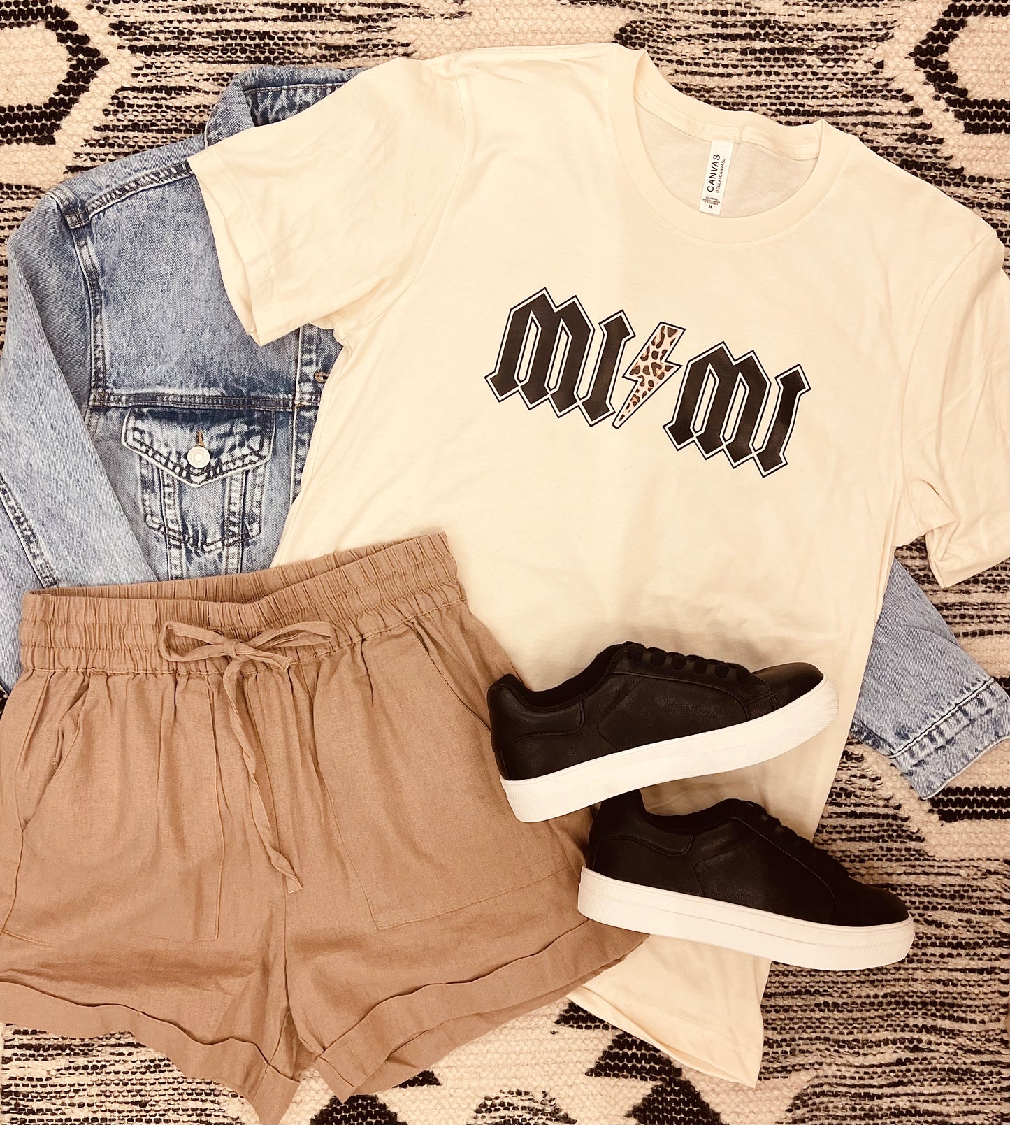 Mimi Graphic Tee OO